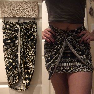 Pattern black and offwhite Skirt